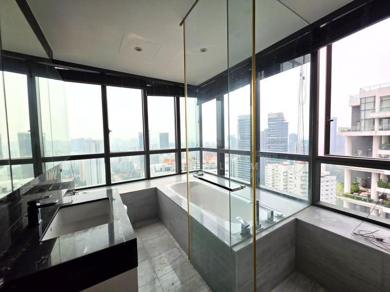 #33-09 Master Bathroom
