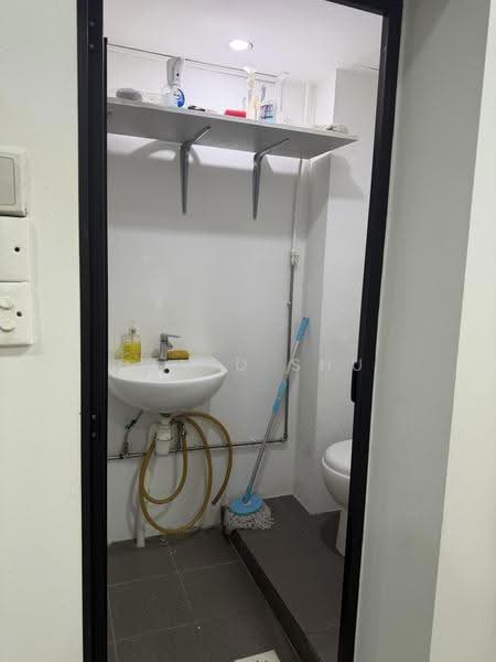 52 Foch road, Farrer Park / Serangoon Rd, Room Rental, 120 sqft, Shophouse For Rent, by David Shu, 500252911 - Bathroom - PropertyGuru.com.sg