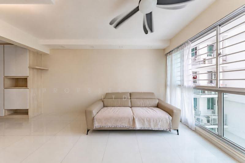613C Punggol Drive, 613C Punggol Drive, Hougang / Punggol / Sengkang, 3 Bedrooms, 1,001 sqft, HDB Flat For Sale, by Elaine Wong, 500252917 - Living Room - PropertyGuru.com.sg
