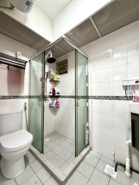 316C Yishun Greenwalk, 316C Yishun Avenue 9, Sembawang / Yishun, 3 Bedrooms, 1,205 sqft, HDB Flat For Sale, by Wayne Tan, 500252918 - Bathroom - PropertyGuru.com.sg