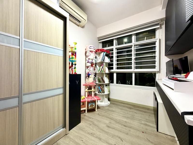 316C Yishun Greenwalk, 316C Yishun Avenue 9, Sembawang / Yishun, 3 Bedrooms, 1,205 sqft, HDB Flat For Sale, by Wayne Tan, 500252918 - Bedroom - PropertyGuru.com.sg