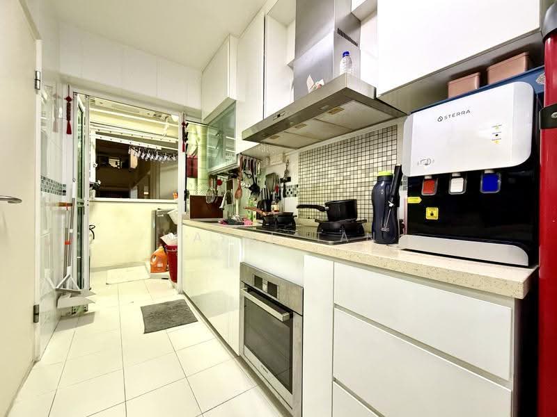 316C Yishun Greenwalk, 316C Yishun Avenue 9, Sembawang / Yishun, 3 Bedrooms, 1,205 sqft, HDB Flat For Sale, by Wayne Tan, 500252918 - Kitchen - PropertyGuru.com.sg