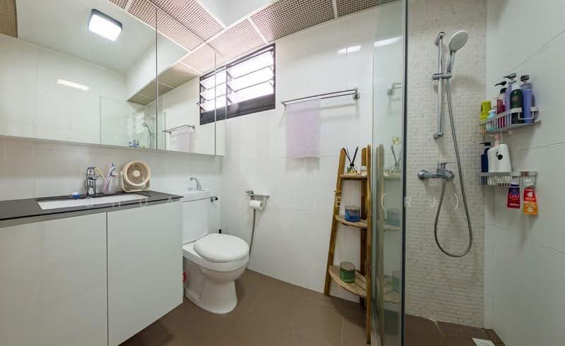 997C Buangkok Crescent, 997C Buangkok Crescent, Hougang / Punggol / Sengkang, 3 Bedrooms, 1,001 sqft, HDB Flat For Sale, by Chua RenJie (RJ), 500252931 - Bathroom - PropertyGuru.com.sg