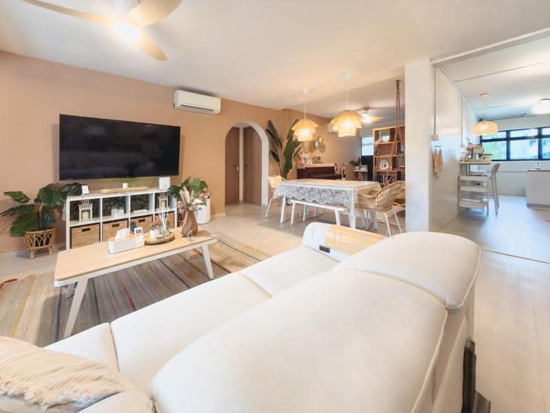 435 Tampines Street 43, 435 Tampines Street 43, Pasir Ris / Tampines, 3 Bedrooms, 1,120 sqft, HDB Flat For Sale, by Prab Nathan, 500252938 - Living Room - PropertyGuru.com.sg