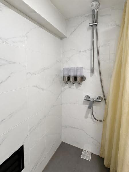 Meyer Melodia, East Coast / Marine Parade, 2 Bedrooms, 350 sqft, Condominium For Rent, by Khairun Marz, 500252939 - Bathroom - PropertyGuru.com.sg