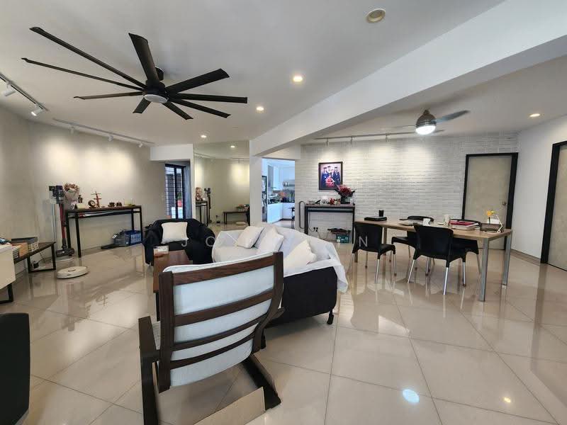 117 Bukit Batok West Avenue 6, 117 Bukit Batok West Avenue 6, Dairy Farm / Bukit Panjang / Choa Chu Kang, 3 Bedrooms, 1,421 sqft, HDB Flat For Rent, by Jon Chin, 500252948 - Living Room - PropertyGuru.com.sg
