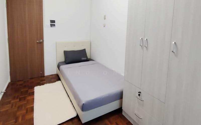 Ridgewood Condominium, 1 Ridgewood Close, Tanglin / Holland / Bukit Timah, Room Rental, 100 sqft, Condominium For Rent, by Eng Ong, 500252953 - Bedroom 3 - PropertyGuru.com.sg