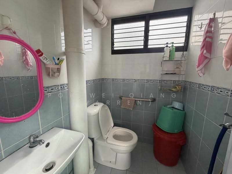 45 Chai Chee Street, 45 Chai Chee Street, Bedok / Upper East Coast, 2 Bedrooms, 732 sqft, HDB Flat For Sale, by Poh Wei Qiang (Warren), 500252981 - Bathroom - PropertyGuru.com.sg