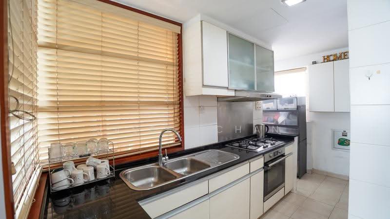 Cote D'Azur, 66 Marine Parade Road, East Coast / Marine Parade, 4 Bedrooms, 2,800 sqft, Condominium For Sale, by Jasper Chan, 500252986 - Kitchen - PropertyGuru.com.sg