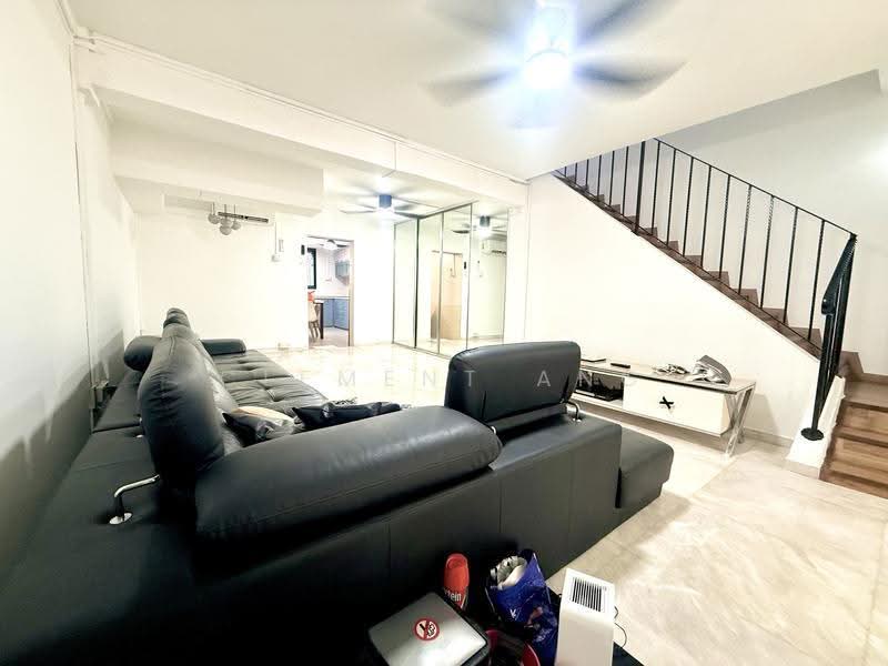 58 Stirling Road, 58 Stirling Road, Alexandra / Commonwealth, 2 Bedrooms, 845 sqft, HDB Flat For Sale, by Clement Ang, 500253001 - Living Room - PropertyGuru.com.sg