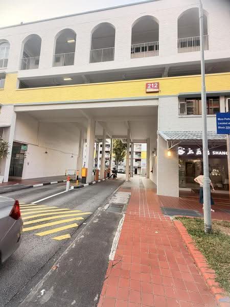 212 Hougang St 21 New and Rare Road Facing Ground Floor Shop High Human Traffic in Mature Estate, 212 Hougang Street 21, Hougang / Punggol / Sengkang, 700 sqft, Shop / Shophouse For Rent, by Tony Eyu, 500253009 - Exterior - CommercialGuru.com.sg