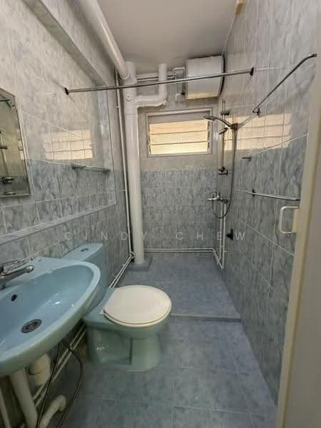 325 Tampines Street 32, 325 Tampines Street 32, Pasir Ris / Tampines, 4 Bedrooms, 1,571 sqft, HDB Flat For Rent, by Cindy Chew, 500253016 - Bathroom - PropertyGuru.com.sg