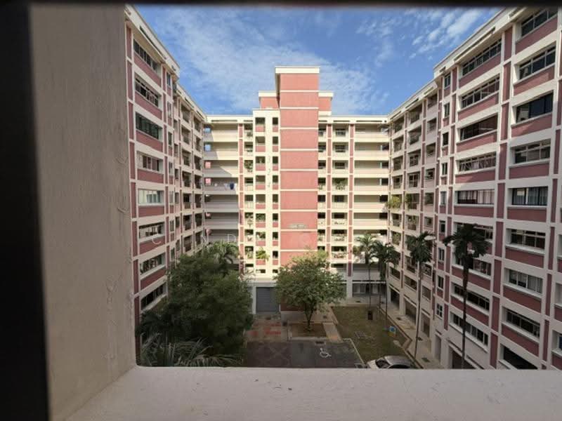 325 Tampines Street 32, 325 Tampines Street 32, Pasir Ris / Tampines, 4 Bedrooms, 1,571 sqft, HDB Flat For Rent, by Cindy Chew, 500253016 - Exterior - PropertyGuru.com.sg