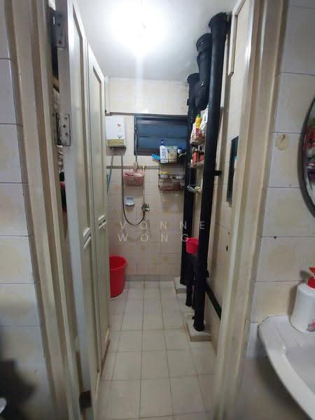 63 Kallang Bahru, 63 Kallang Bahru, Balestier / Toa Payoh, 2 Bedrooms, 699 sqft, HDB Flat For Sale, by Yvonne Wong, 500253017 - Bathroom - PropertyGuru.com.sg