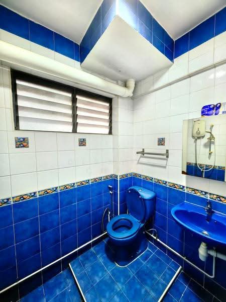 515 Jurong West Street 52, 515 Jurong West Street 52, Boon Lay / Jurong / Tuas, 2 Bedrooms, 850 sqft, HDB Flat For Rent, by Derrick Chau, 500253031 - Bathroom - PropertyGuru.com.sg