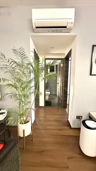 Castle Green, 485 Yio Chu Kang Road, Mandai / Upper Thomson, 2 Bedrooms, 947 sqft, Condominium For Sale, by Mathieu GOARANT, 500253045 - Corridor - PropertyGuru.com.sg