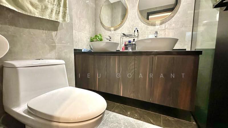 Castle Green, 485 Yio Chu Kang Road, Mandai / Upper Thomson, 2 Bedrooms, 947 sqft, Condominium For Sale, by Mathieu GOARANT, 500253045 - Bathroom - PropertyGuru.com.sg