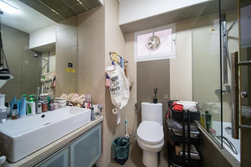 269B Punggol Field, 269B Punggol Field, Hougang / Punggol / Sengkang, 3 Bedrooms, 1,001 sqft, HDB Flat For Sale, by Derrick Tai, 500253059 - Bathroom - PropertyGuru.com.sg