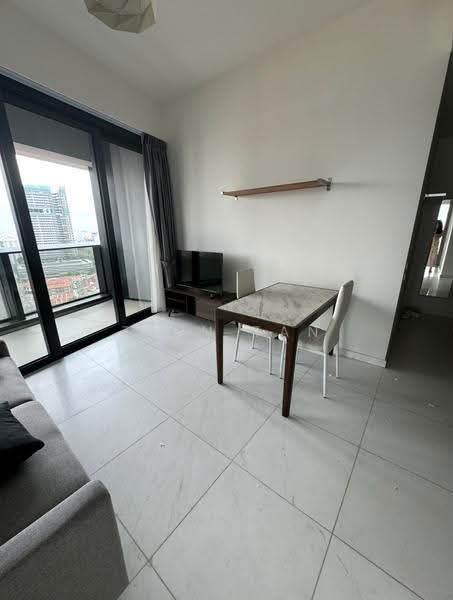 DUO Residences, 1 Fraser Street, Beach Road / Bugis / Rochor, 1 Bedroom, 689 sqft, Apartment For Sale, by Zenn Tan, 500253060 - Living Room - PropertyGuru.com.sg