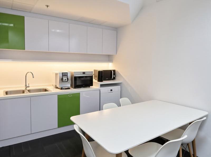 The Concourse, 300 Beach Road, Beach Road / Bugis / Rochor, 3,326 sqft, Office For Rent, by Preston Tan, 500253077 - Kitchen - CommercialGuru.com.sg