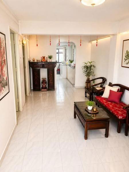 18 Bedok South Road, 18 Bedok South Road, Bedok / Upper East Coast, 3 Bedrooms, 700 sqft, HDB Flat For Sale, by Mayna Tan, 500253079 - Living Room - PropertyGuru.com.sg
