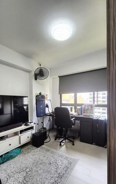 605B Tampines Street 61, 605B Tampines Street 61, Pasir Ris / Tampines, 2 Bedrooms, 732 sqft, HDB Flat For Sale, by Zarifah Zain, 500253089 - Study - PropertyGuru.com.sg