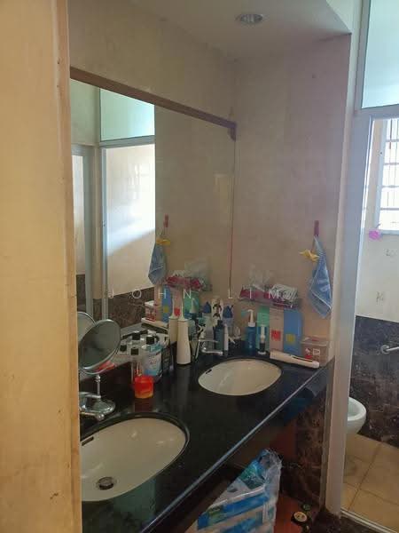 15 Lorong Sarina, Lorong Sarina, Eunos / Geylang / Paya Lebar, Room Rental, 150 sqft, Terraced House For Rent, by John Lim, 500253101 - Bathroom - PropertyGuru.com.sg