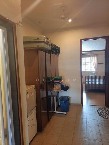 15 Lorong Sarina, Lorong Sarina, Eunos / Geylang / Paya Lebar, Room Rental, 150 sqft, Terraced House For Rent, by John Lim, 500253101 - Corridor - PropertyGuru.com.sg