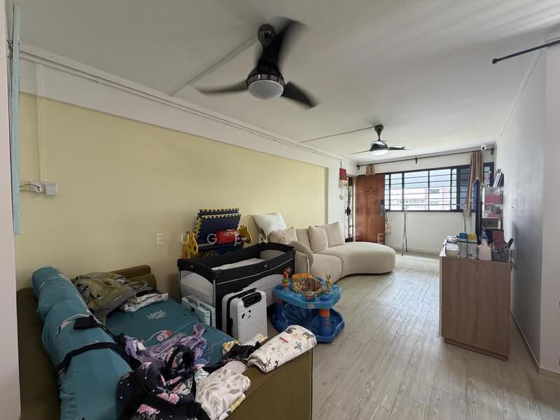 126 Yishun Street 11, 126 Yishun Street 11, Sembawang / Yishun, 3 Bedrooms, 1,001 sqft, HDB Flat For Sale, by Eugene Lee, 500253102 - Living Room - PropertyGuru.com.sg