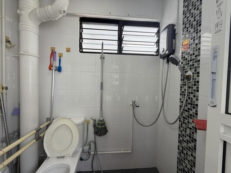 126 Yishun Street 11, 126 Yishun Street 11, Sembawang / Yishun, 3 Bedrooms, 1,001 sqft, HDB Flat For Sale, by Eugene Lee, 500253102 - Bathroom - PropertyGuru.com.sg