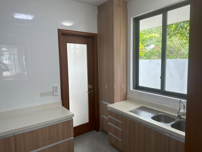 Price Reduced | Modern 4 Bedder Bungalow | Mins Walk to Stevens MRT | Mall | Shops, Trevose vicinity, off Dunearn Road, Newton / Novena, 4 Bedrooms, 3,800 sqft, Bungalow House For Rent, by Ken Lee, 500253130 - Kitchen - PropertyGuru.com.sg