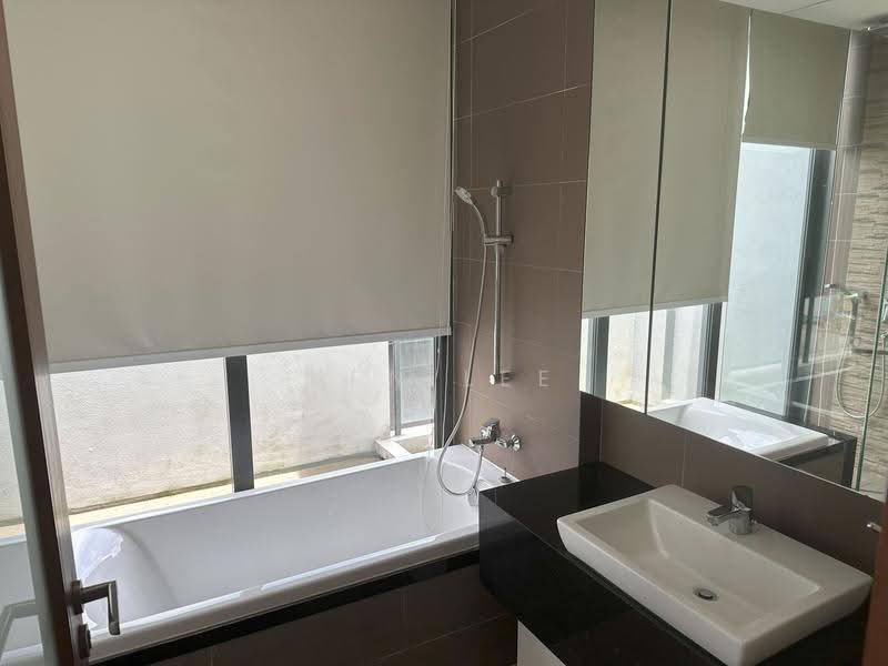 Price Reduced | Modern 4 Bedder Bungalow | Mins Walk to Stevens MRT | Mall | Shops, Trevose vicinity, off Dunearn Road, Newton / Novena, 4 Bedrooms, 3,800 sqft, Bungalow House For Rent, by Ken Lee, 500253130 - Bathroom - PropertyGuru.com.sg
