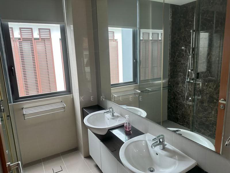 Price Reduced | Modern 4 Bedder Bungalow | Mins Walk to Stevens MRT | Mall | Shops, Trevose vicinity, off Dunearn Road, Newton / Novena, 4 Bedrooms, 3,800 sqft, Bungalow House For Rent, by Ken Lee, 500253130 - Bathroom - PropertyGuru.com.sg