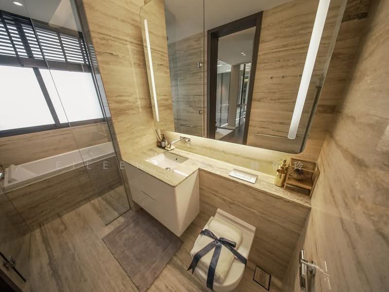 Lloyd SixtyFive, 65 Lloyd Road, Orchard / River Valley, 2 Bedrooms, 2,422 sqft, Condominium For Sale, by Eileen Lim (林依玲), 500253133 - Bathroom - PropertyGuru.com.sg