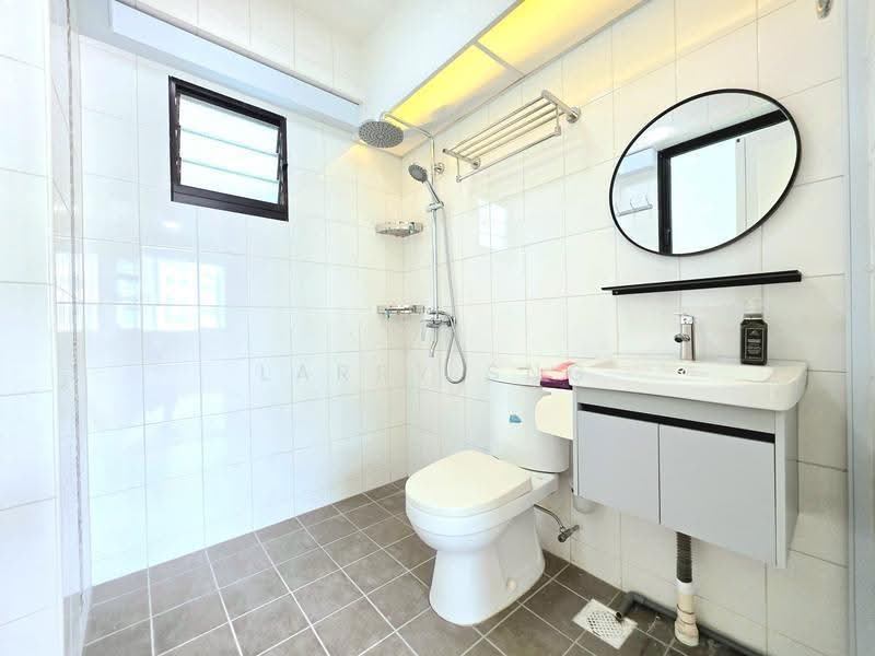 266C Punggol Way, 266C Punggol Way, Hougang / Punggol / Sengkang, Room Rental, 200 sqft, HDB Flat For Rent, by Larry Sng, 500253138 - Bathroom - PropertyGuru.com.sg