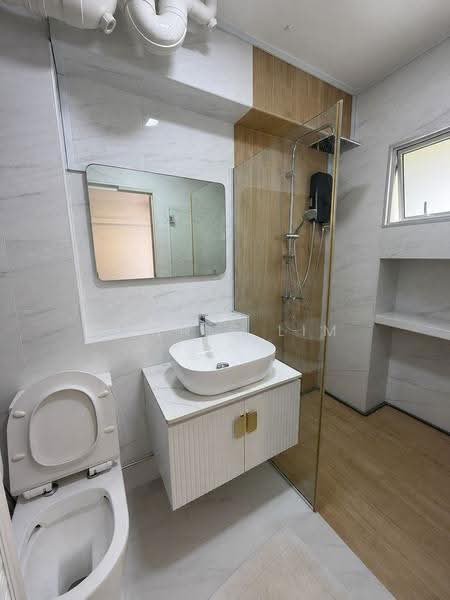 660 Jalan Tenaga, 660 Jalan Tenaga, Eunos / Geylang / Paya Lebar, 3 Bedrooms, 1,152 sqft, HDB Flat For Sale, by Dennis Lim, 500253140 - Bathroom - PropertyGuru.com.sg