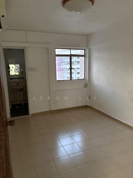 513 Ang Mo Kio Avenue 8, 513 Ang Mo Kio Avenue 8, Ang Mo Kio / Bishan / Thomson, 2 Bedrooms, 720 sqft, HDB Flat For Rent, by Jeron Lee, 500253147 - Master Bedroom - PropertyGuru.com.sg