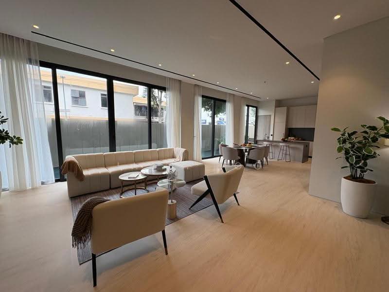 Exclusive Semi-D With Lift And Pool Located At Prime District 10, Tanglin / Holland / Bukit Timah, 5 Bedrooms, 6,764 sqft, Semi-Detached House For Sale, by Janet Boo, 500253155 - Living Room - PropertyGuru.com.sg