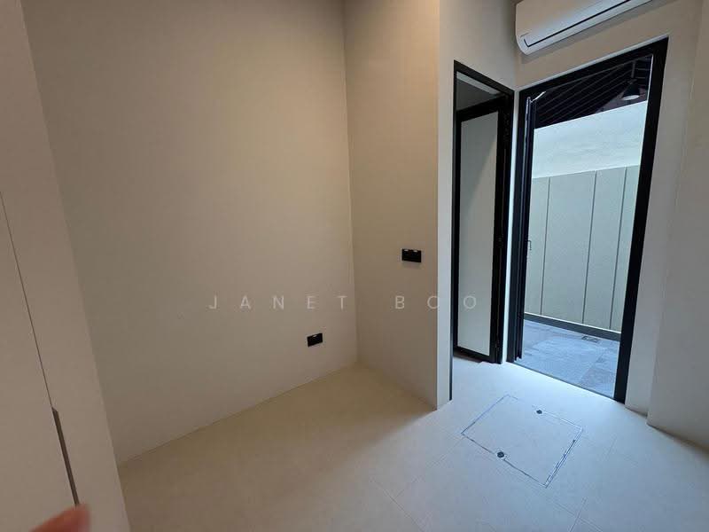 Exclusive Semi-D With Lift And Pool Located At Prime District 10, Tanglin / Holland / Bukit Timah, 5 Bedrooms, 6,764 sqft, Semi-Detached House For Sale, by Janet Boo, 500253155 - Interior - PropertyGuru.com.sg