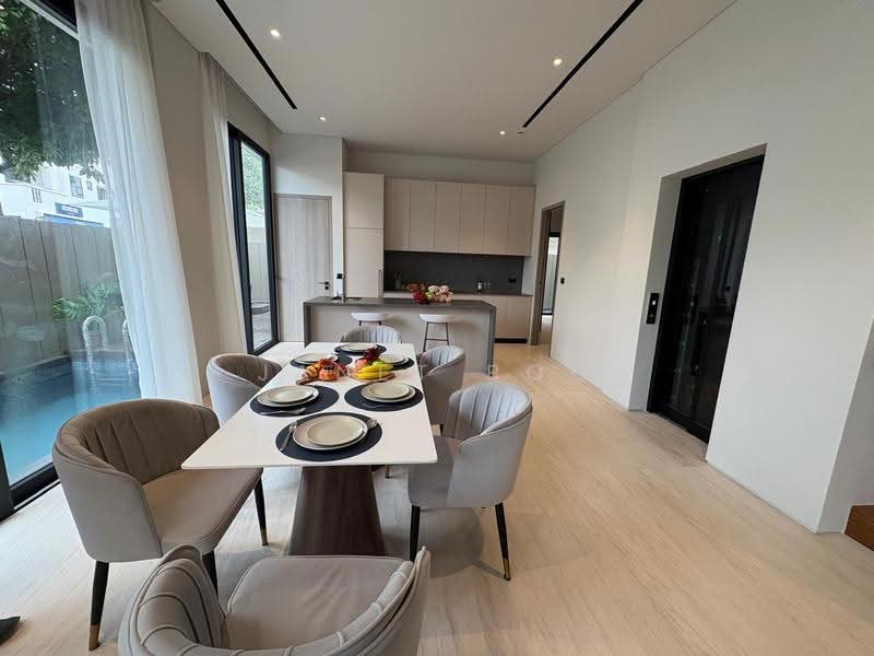 Exclusive Semi-D With Lift And Pool Located At Prime District 10, Tanglin / Holland / Bukit Timah, 5 Bedrooms, 6,764 sqft, Semi-Detached House For Sale, by Janet Boo, 500253155 - Kitchen - PropertyGuru.com.sg