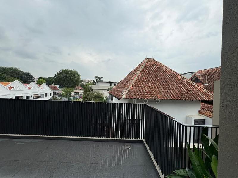 Exclusive Semi-D With Lift And Pool Located At Prime District 10, Tanglin / Holland / Bukit Timah, 5 Bedrooms, 6,764 sqft, Semi-Detached House For Sale, by Janet Boo, 500253155 - Exterior - PropertyGuru.com.sg