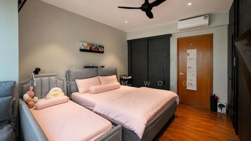 The Shaughnessy, 2 Miltonia Close, Sembawang / Yishun, 5 Bedrooms, 3,283 sqft, Terraced House For Sale, by Joyce M Wong, 500253158 - Master Bedroom - PropertyGuru.com.sg