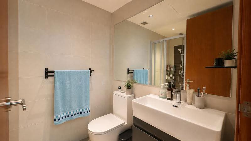 The Shaughnessy, 2 Miltonia Close, Sembawang / Yishun, 5 Bedrooms, 3,283 sqft, Terraced House For Sale, by Joyce M Wong, 500253158 - Common Bathroom - PropertyGuru.com.sg