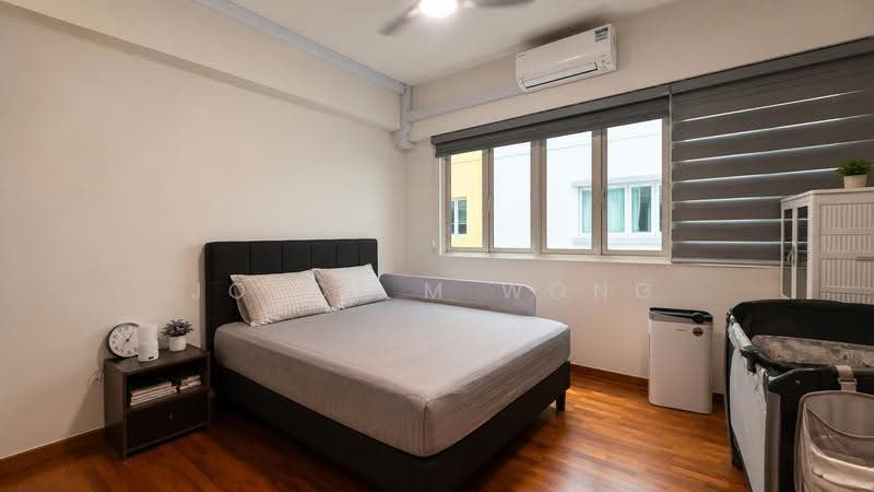 The Shaughnessy, 2 Miltonia Close, Sembawang / Yishun, 5 Bedrooms, 3,283 sqft, Terraced House For Sale, by Joyce M Wong, 500253158 - Junior Master Bedroom - PropertyGuru.com.sg