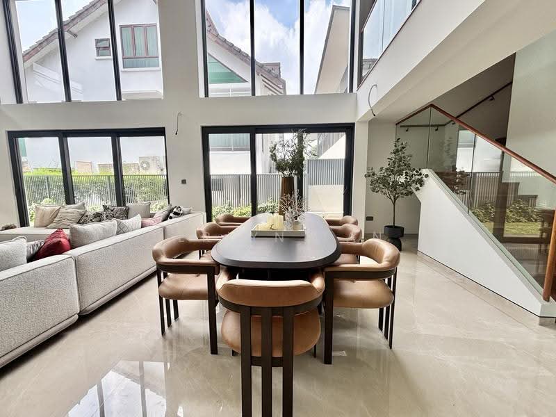 MATLOCK RISE BRADDELL HEIGHTS ESTATE, Matlock Rise, Braddell Road, Clifon Vale, Macpherson / Potong Pasir, 6 Bedrooms, 8,969 sqft, Detached House For Sale, by Jerlyn Tan, 500253165 - Living Room - PropertyGuru.com.sg