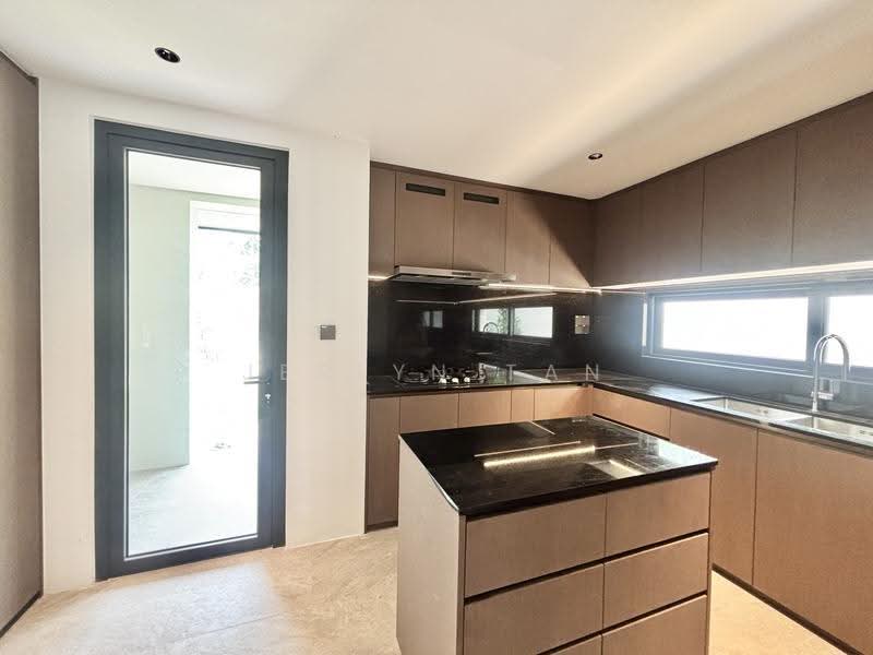 MATLOCK RISE BRADDELL HEIGHTS ESTATE, Matlock Rise, Braddell Road, Clifon Vale, Macpherson / Potong Pasir, 6 Bedrooms, 8,969 sqft, Detached House For Sale, by Jerlyn Tan, 500253165 - Kitchen - PropertyGuru.com.sg