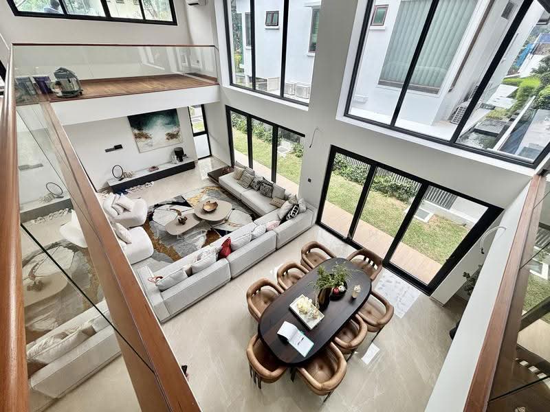 MATLOCK RISE BRADDELL HEIGHTS ESTATE, Matlock Rise, Braddell Road, Clifon Vale, Macpherson / Potong Pasir, 6 Bedrooms, 8,969 sqft, Detached House For Sale, by Jerlyn Tan, 500253165 - Living Room - PropertyGuru.com.sg