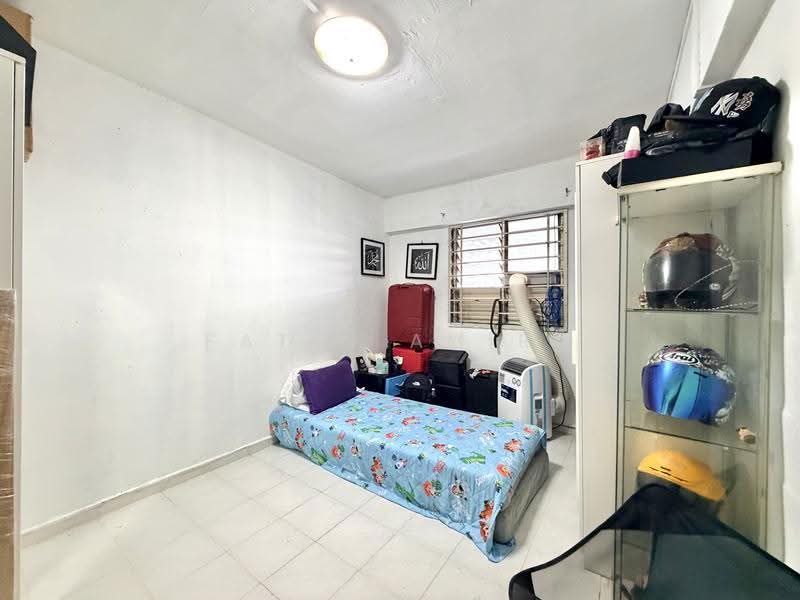 526 Bedok North Street 3, 526 Bedok North Street 3, Bedok / Upper East Coast, 2 Bedrooms, 721 sqft, HDB Flat For Sale, by Fatin Amira, 500253166 - Bedroom - PropertyGuru.com.sg
