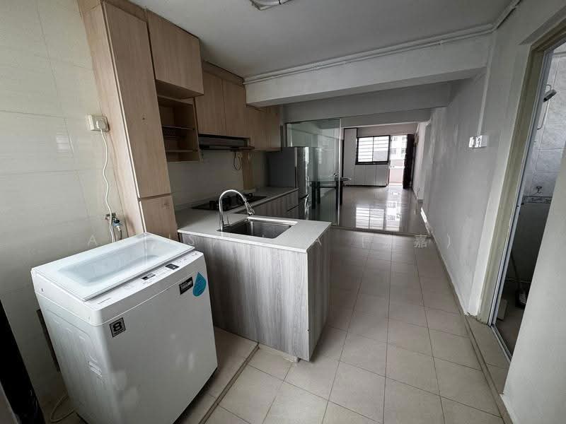 30 Marine Crescent, 30 Marine Crescent, East Coast / Marine Parade, 2 Bedrooms, 700 sqft, HDB Flat For Rent, by Aloisa Lua (嘉嘉）, 500253174 - Kitchen - PropertyGuru.com.sg
