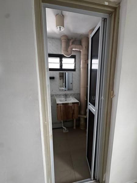 30 Marine Crescent, 30 Marine Crescent, East Coast / Marine Parade, 2 Bedrooms, 700 sqft, HDB Flat For Rent, by Aloisa Lua (嘉嘉）, 500253174 - Bathroom - PropertyGuru.com.sg